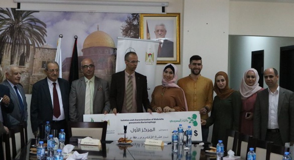 أ. محمد المسروجي يقدم 15 آلاف دولار للفرق الفائزة في جائزة المسروجي للأبحاث الطبية