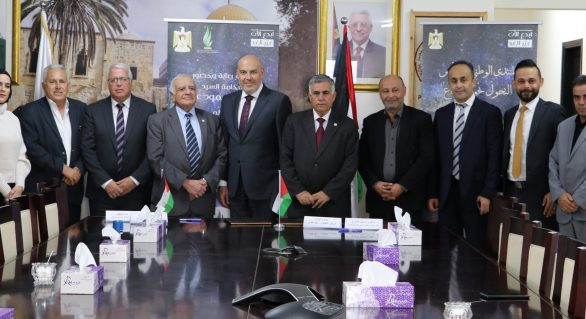 المجلس وبنك القدس يوقعان اتفاقية لرعاية المنتدى الوطني السادس